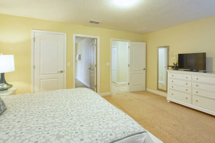 Paradise Palms 8806