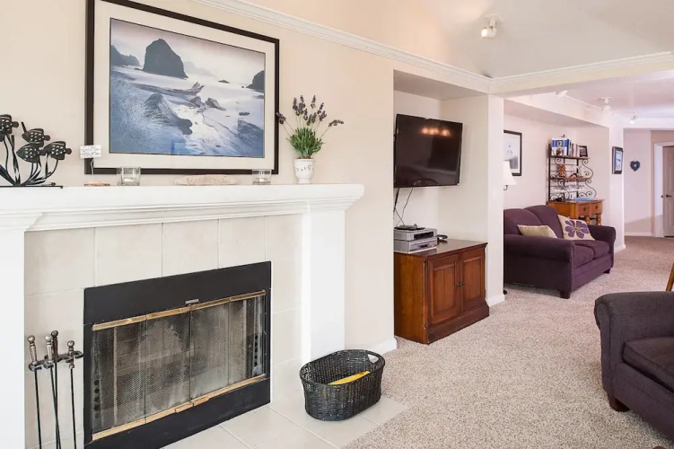 Seaview Condos 403 2 Br by RedAwning