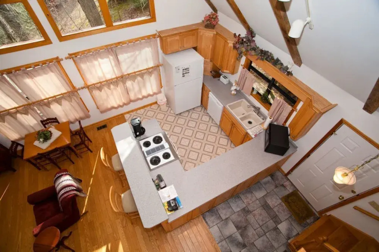 Adams Eden - 2 Br home by RedAwning