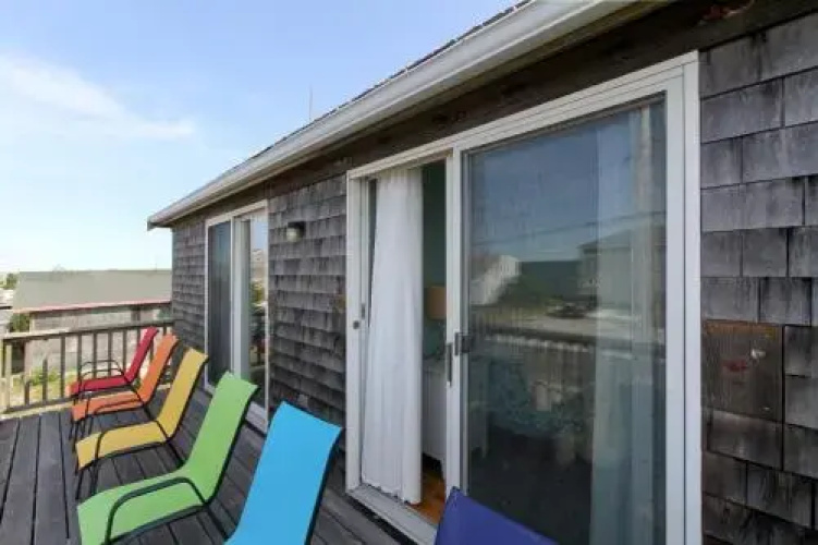 361 Shore Rd House - 3 Br home by RedAwning