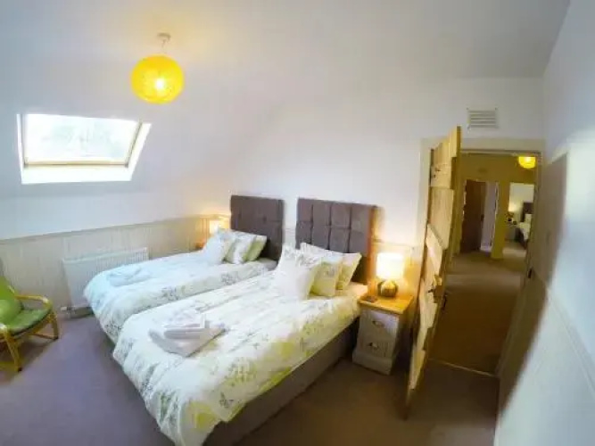 Hillview Cottage