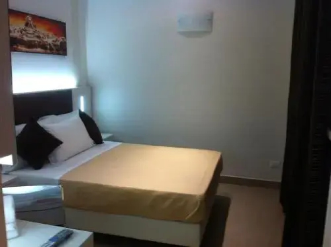 Esquire Inn Roma