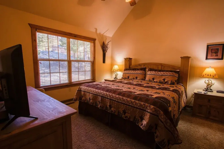 Lazy Pines Lodge by RedAwning
