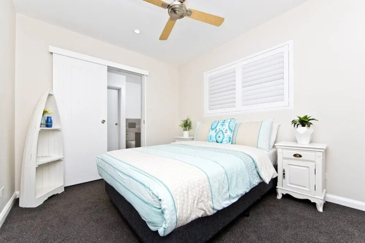 Hampton's Coastline Retreat