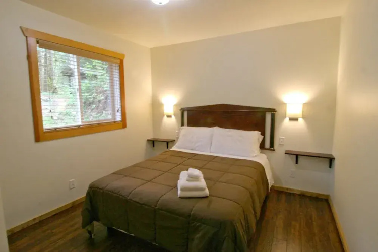 Mount Baker Cabin #2 by RedAwning