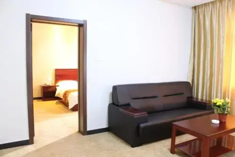 169 Business Hotel