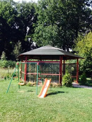 Willa Pod Dębami