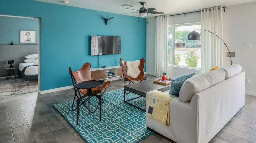 Spacious 4BR Home Pool by WanderJaunt