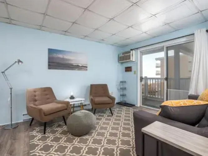 46th St Windjammer 303 2Br Condo