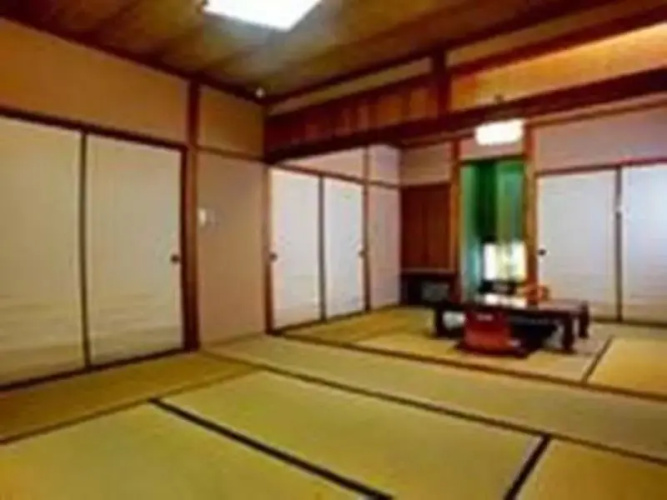 Yufuin Ryokan Yusuraume
