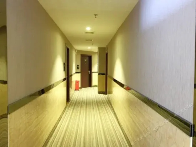 United Star Hotel