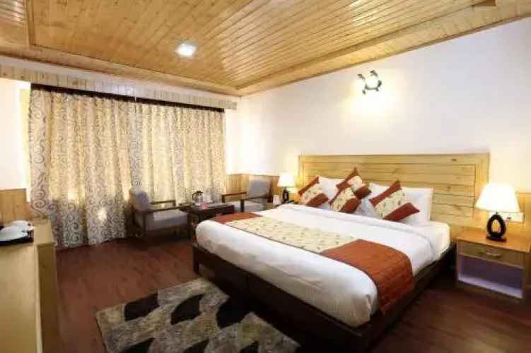 Hotel Charu Palace