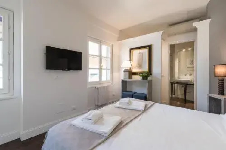 Suite & Room