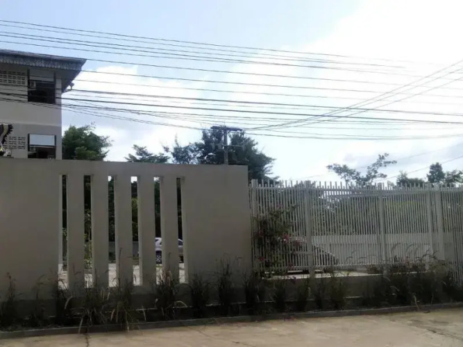 Zwahotel Amnatcharoen