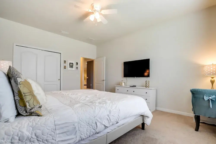 Windsor at Westside - 8817 Macapa Drive
