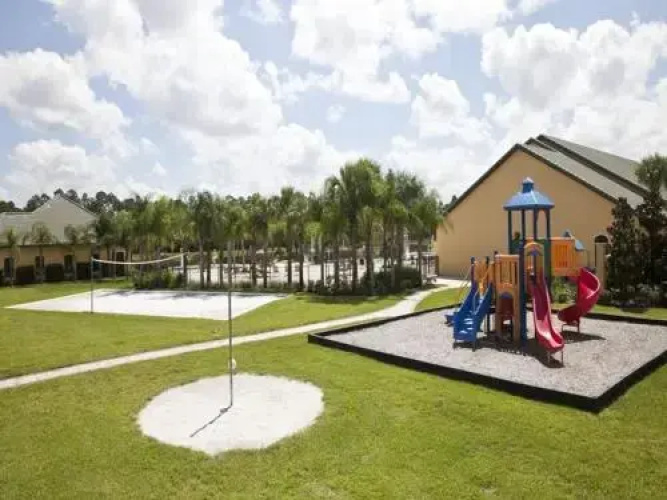 Paradise Palms 8976