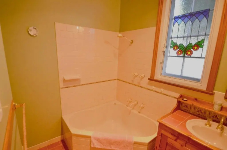 RoseMoore Bed & Breakfast