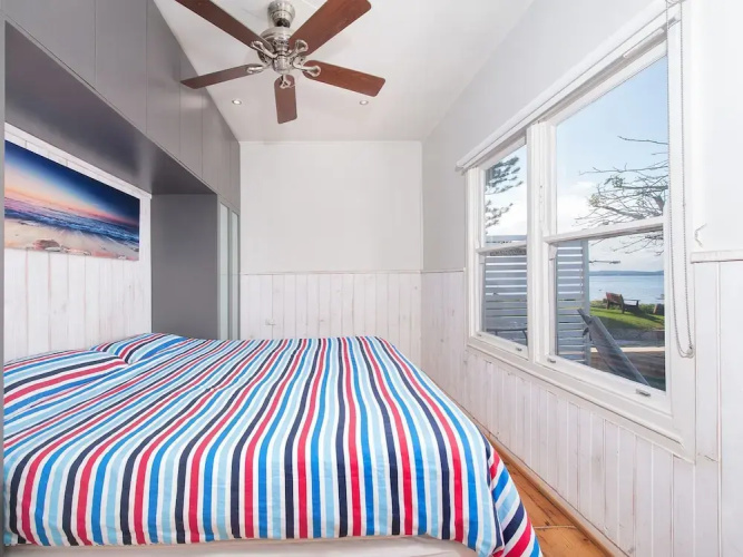 Sandy Point Road, 6, Mermaids Rest