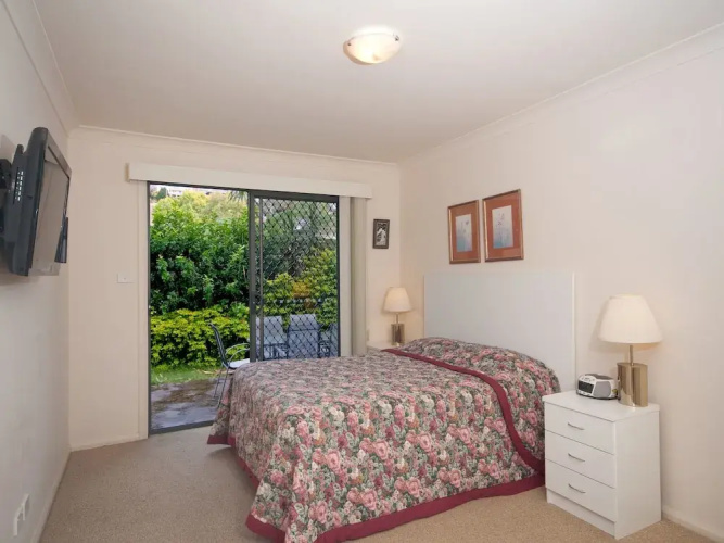 Sandy Point Road, 21A