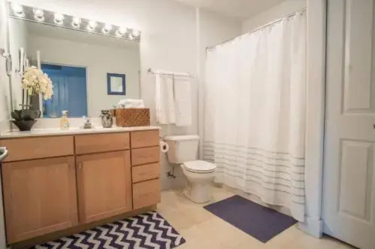 Convenient 1BR in 3rd Ward with Parking
