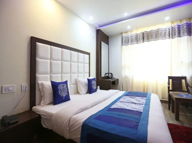 Hotel Blue Magnets