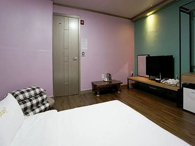 Apple farm stay