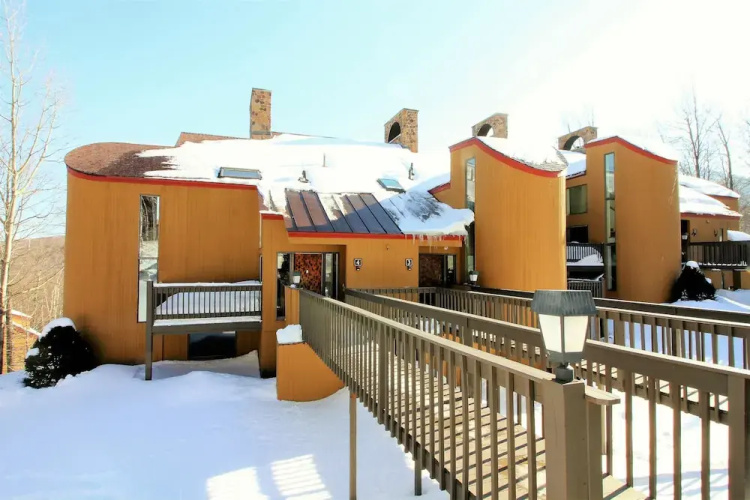 Winterberry Townhouse #4 by RedAwning