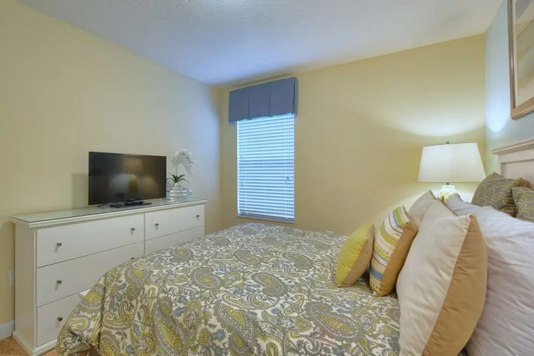 Paradise Palms 8806