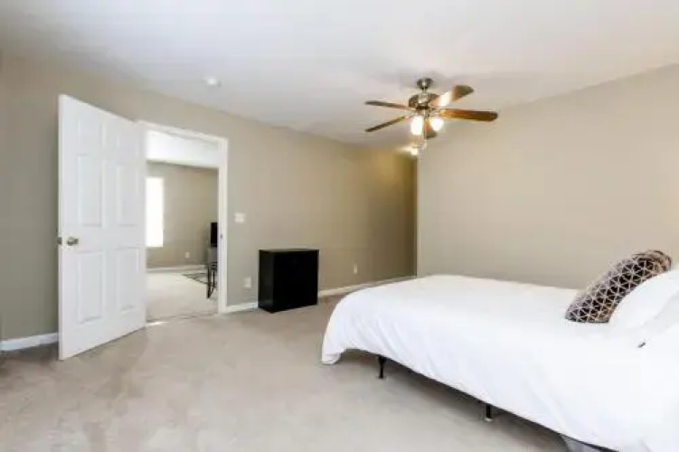 Vaughns Gap Rd Apartment - 3 Br Apts