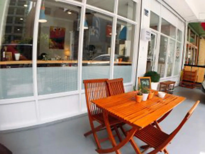 PEOPLE Backpacker Hostel