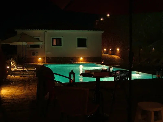 Sarantos Pool Suites