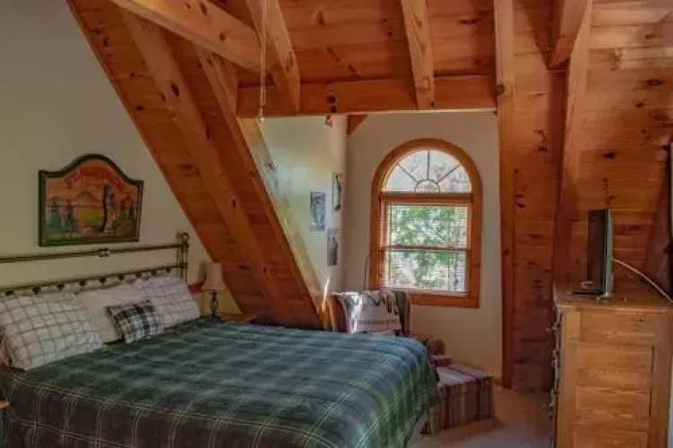 Lil Cabin In The Woods - 3 Br Cabin