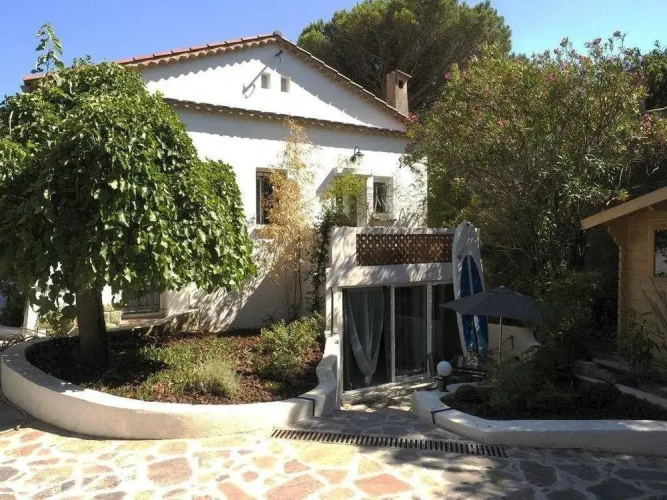 Studio Terra Cotta pres de la plage