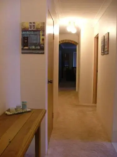 Renas Court, Unit 6, 72 Little Street