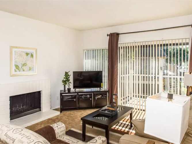 Visalia Apartment #873932 by RedAwning