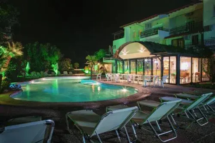 Aristides Hotel