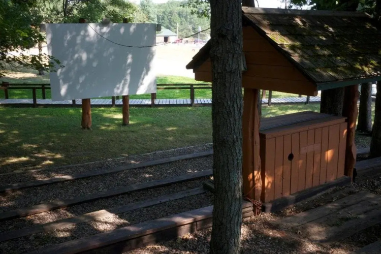 Arrowhead Camping Resort Cabin 2