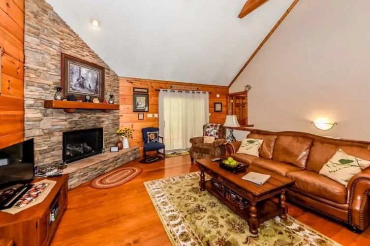 Candlelight - 2 Br home by RedAwning