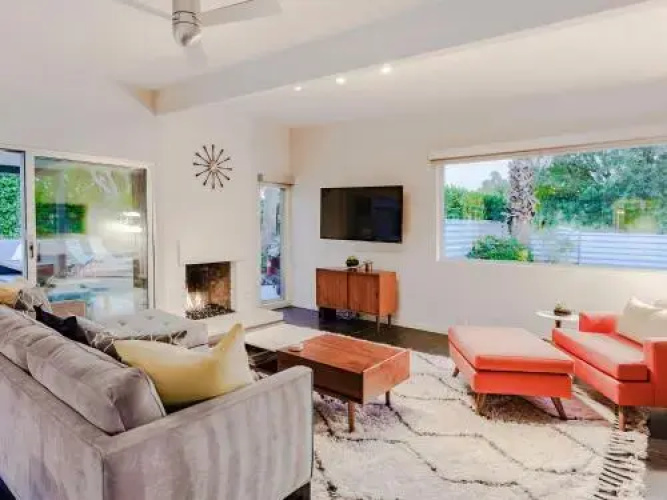 Beverly Modern