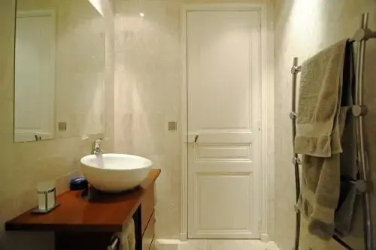 Champs Elysees Homestay