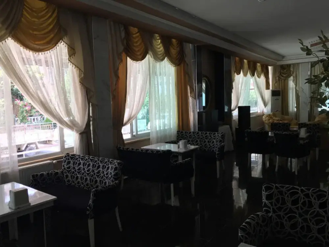 Grand Calypso Hotel