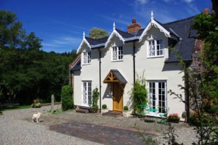 Red House Cottage Bed and Breakfast