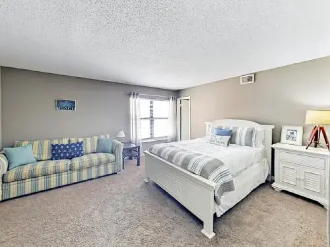 427 E Beach Blvd Condo Unit 462