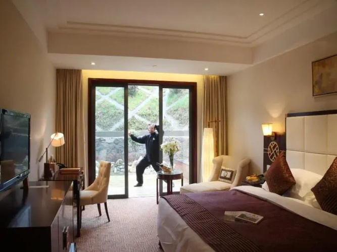 Wudangshan Jianguo Hotel