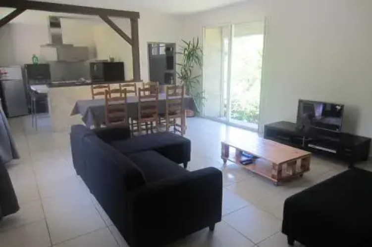 Maison Au Milieu De La Foret
