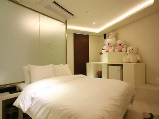 Hanam Lucy Hotel