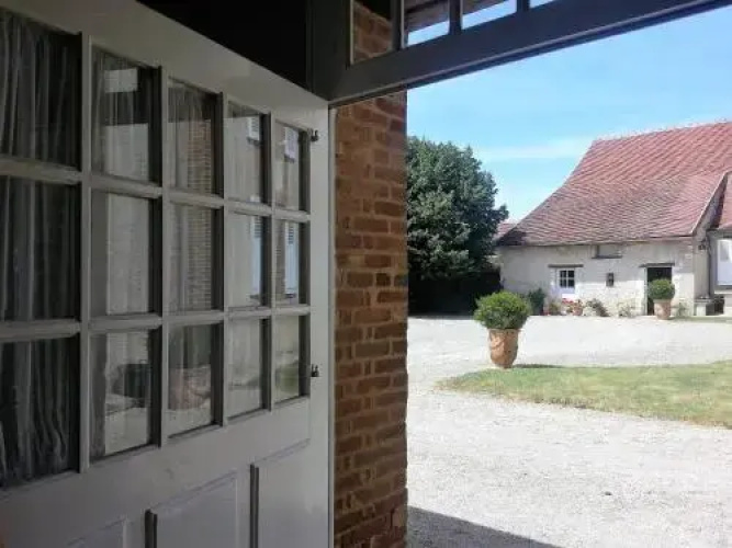 Tourterelle, à proximité de Auxerre et Chablis