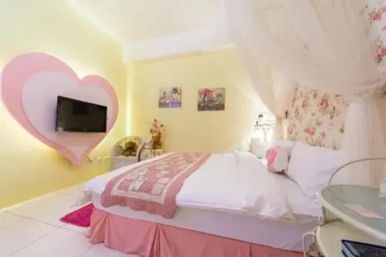 Elisa House