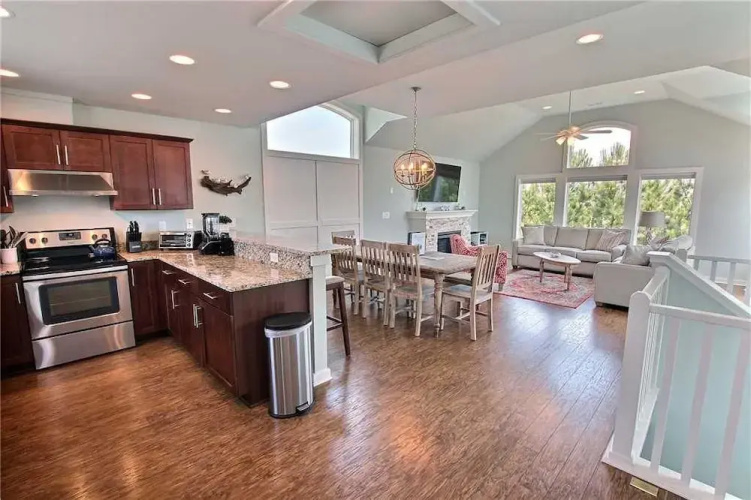 Salty Breeze Cb34 - 4 Br Home
