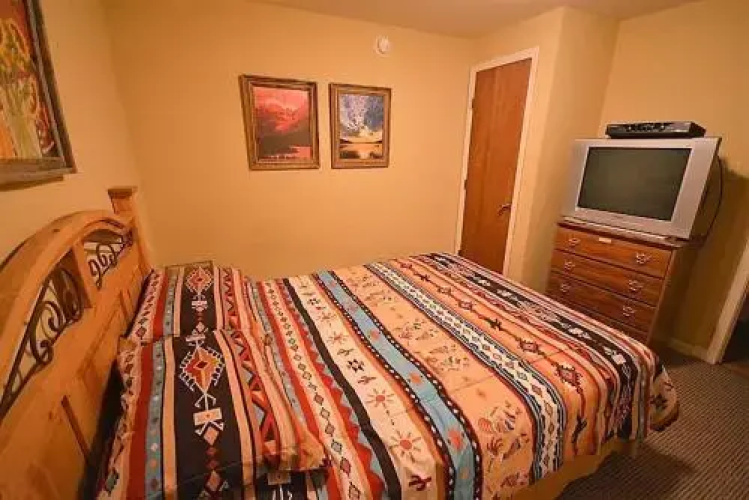 Bear Crossing - 3 Br condo by RedAwning
